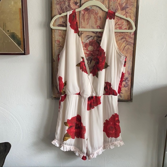 REVOLVE WINSTON WHITE BRAND BODYCON RED FLORAL RUFFLE DEEP V BOHO ROMPER S - Picture 12 of 15